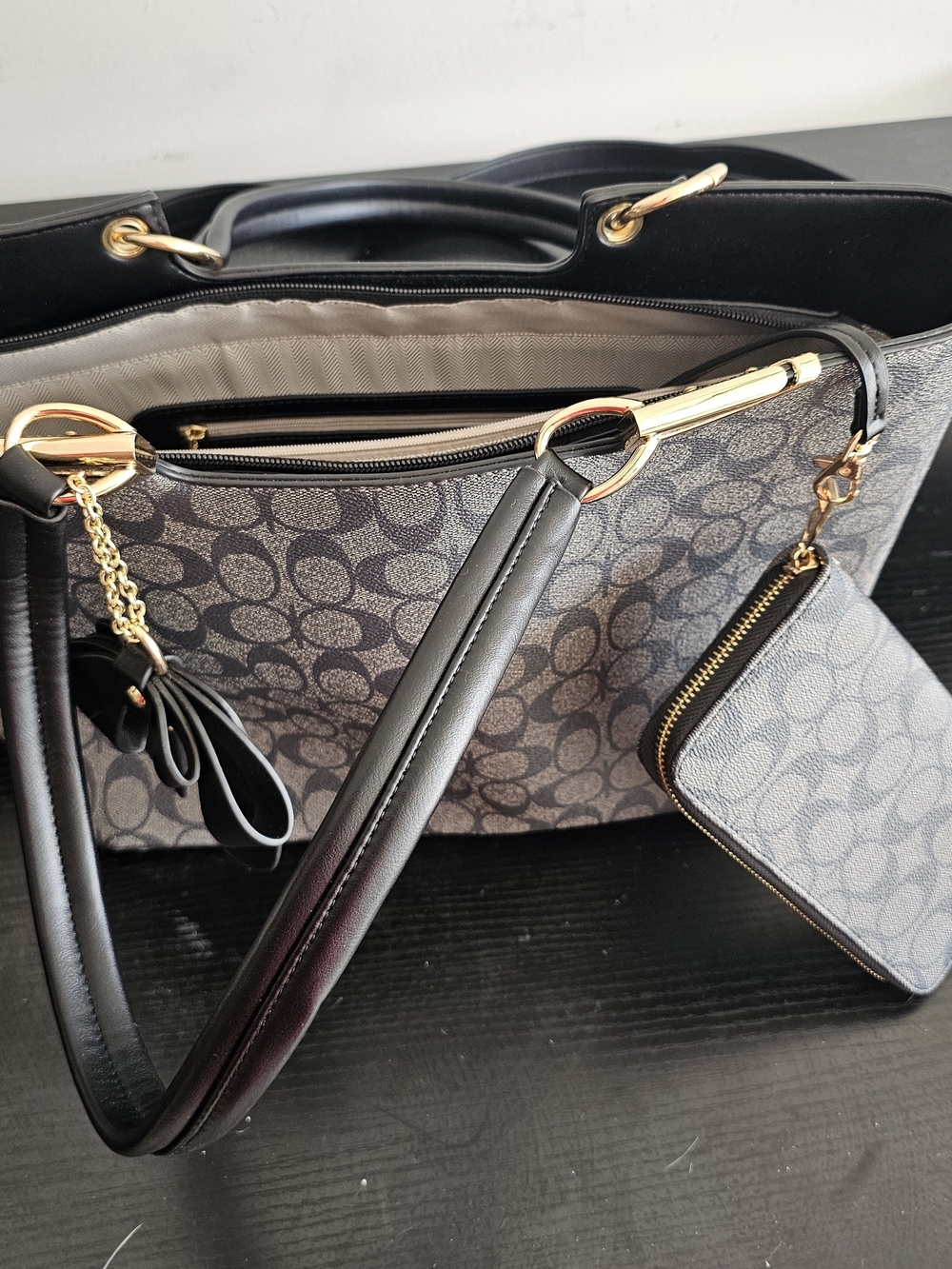 Faux Coach Tote Bag with Wallet NWOT - Picture 2 of 5